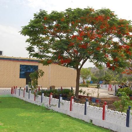 Hotel Sambodhi Bhopal Exteriör bild