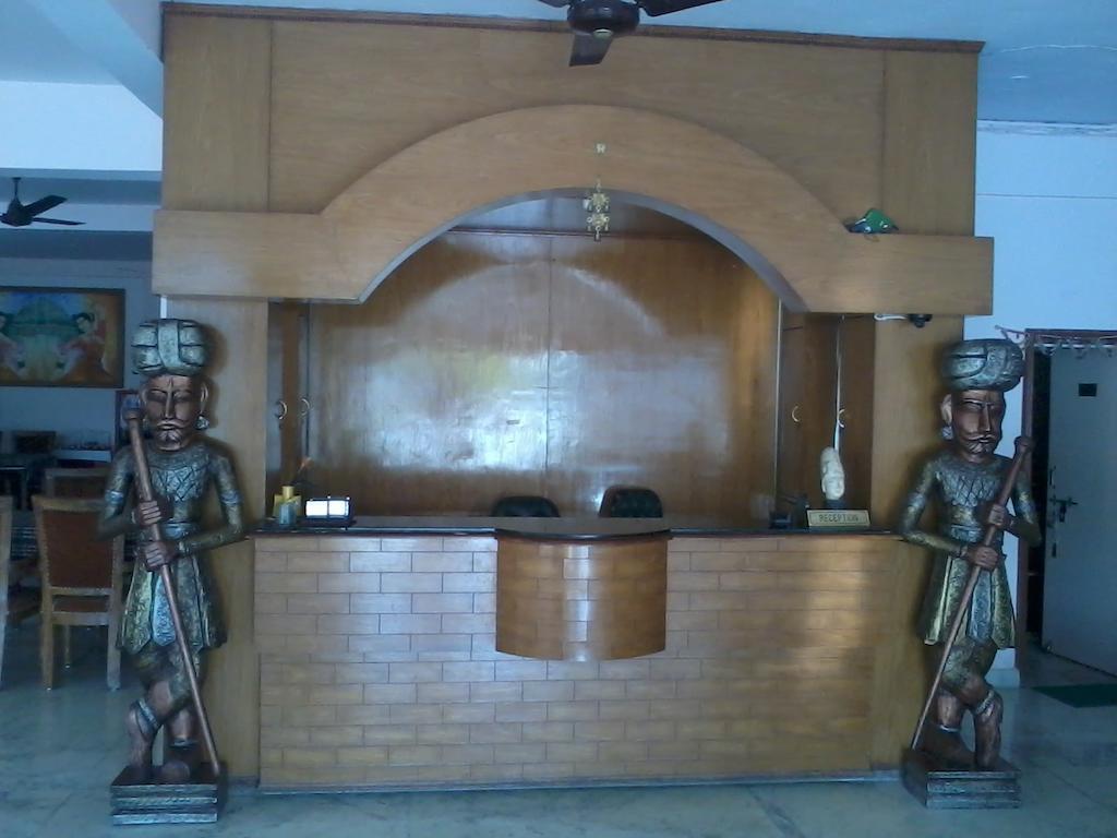 Hotel Sambodhi Bhopal Exteriör bild