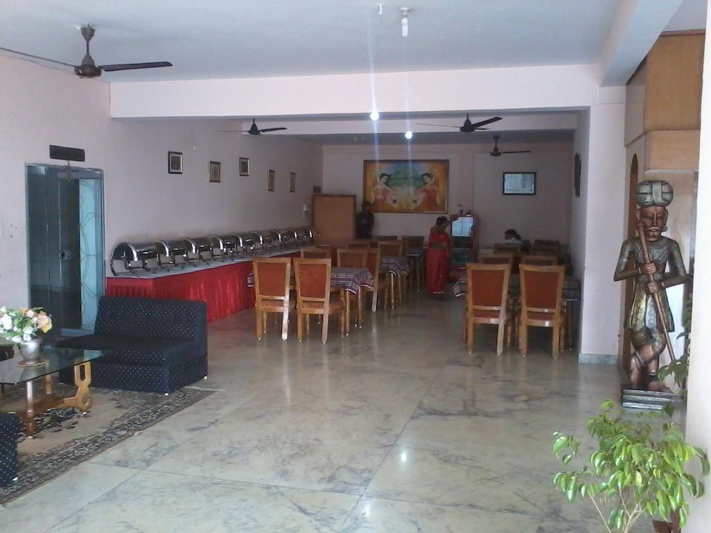 Hotel Sambodhi Bhopal Exteriör bild